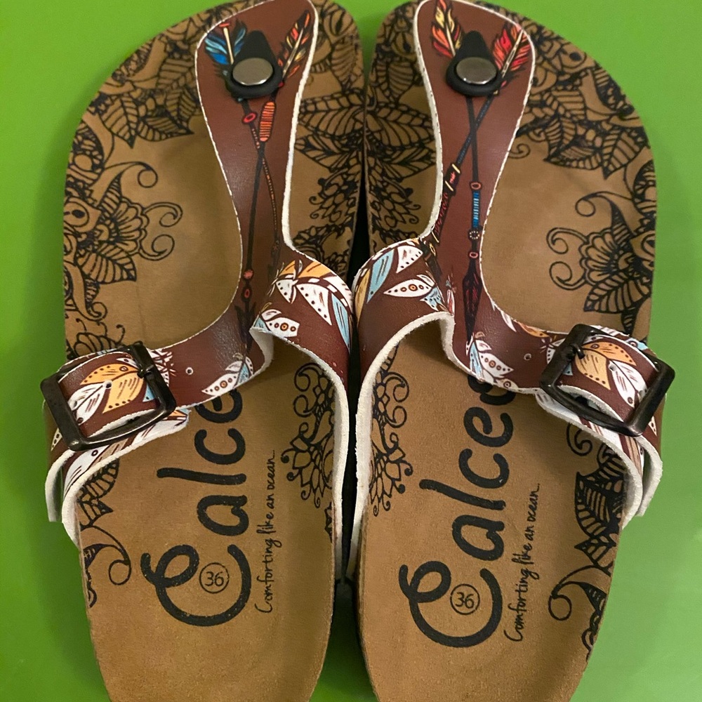 Calceo Women’s Patterned Sandal